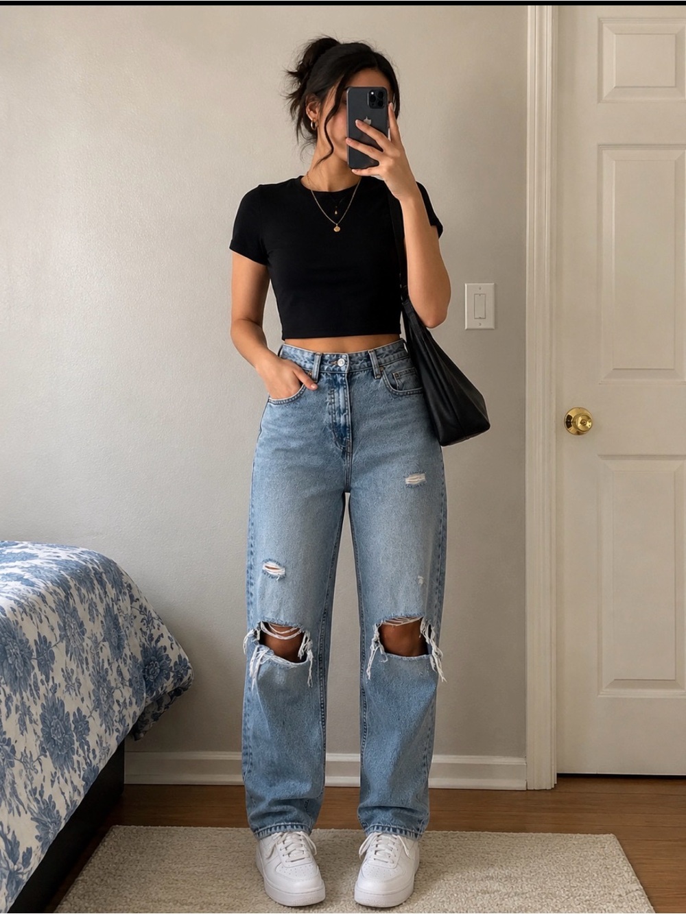 Zara high rise distressed Mom jeans sz 6 light wash ripped denim